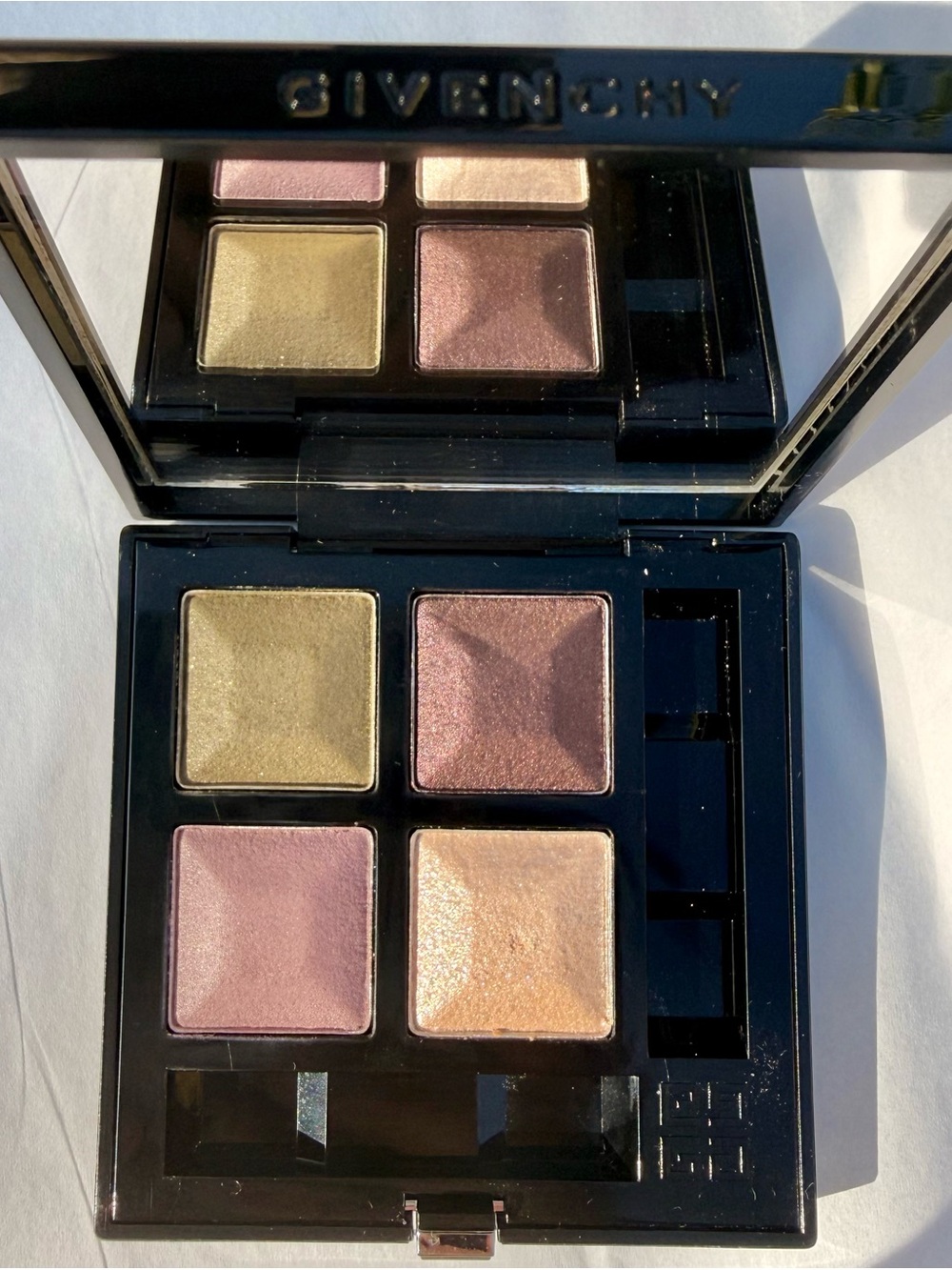 Lightly Used. Givenchy Prisme Quatuor Eyeshadow #7 Tentation 4-Color Palette